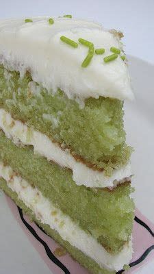 Trisha yearwood shared her family recipe for carrot cake and discussed her show, trisha's southern kitchen, on live with kelly september 3. Trisha Yearwood's Delicious Southern Key Lime Cake Recipe ...
