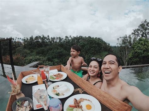 Bismillah.,bikinnya udah lamaaa.,subhanallah.baru sempet nulis resepnya.,mageeer ga. Andien Aisyah Jadi Vegan, Pilih Nasi Singkong 'Oyek ...