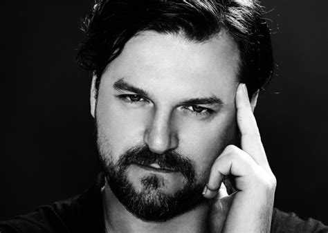 À cette occasion, l'artiste électro se produira en mode all night long. Solomun veröffentlicht seine gesammelten Remixe ...
