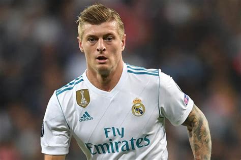 kros kleine plantjes die drijven op het oppervlak van stilstaand water © kernerman dictionaries. Man Utd news: Deal for Real Madrid ace Toni Kroos edges ...