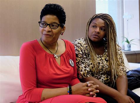 sandra bland s mother says lawsuit settlement is victory for moms