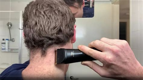 How To Shave The Back Of Your Own Neck Youtube