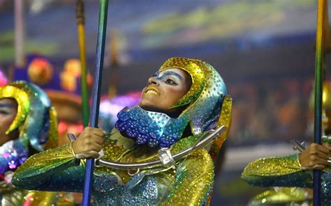 Fotos Desfile Da Beija Flor Fotos Em Carnaval 2014 No Rio De Janeiro G1