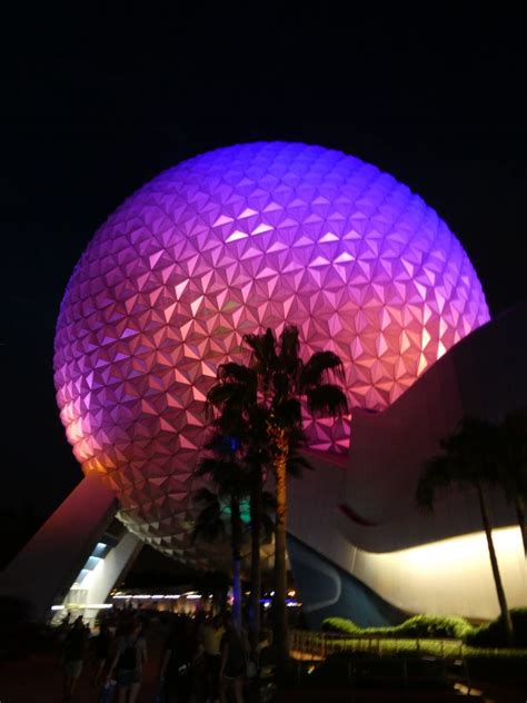Guide to Epcot For Beginners - Modern Life is Good