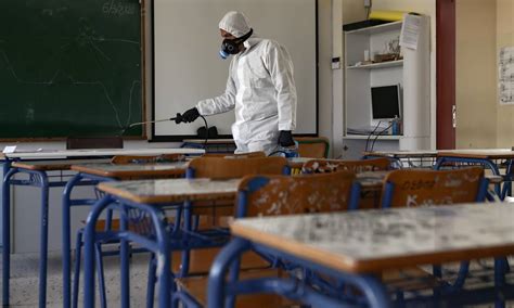 Απευθύνονται σε πολίτες 18 ετών και άνω, οι οποίοι δεν έχουν ολοκληρώσει την εννιάχρονη υποχρεωτική εκπαίδευση. Κορονοϊός: Τι θα γίνει με τα δίδακτρα σε ιδιωτικά σχολεία ...
