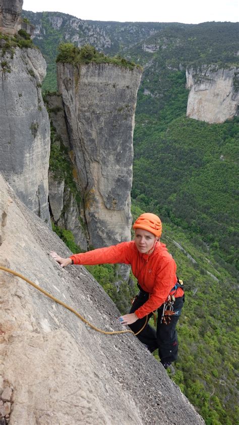 Au fil de la route qui serpente au coeur de ces 2 canyons, vous traverserez ou ferez un arrêt pour admirer quelques villages pittoresques. Rock-Ice-Snow le Blog: Escalade entre gorges de la Jonte ...