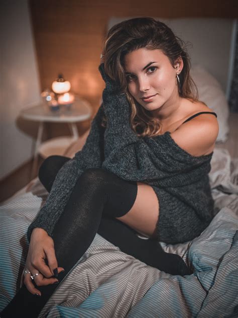 Wallpaper Women Model Px Brunette In Bed Sweater Thigh Highs