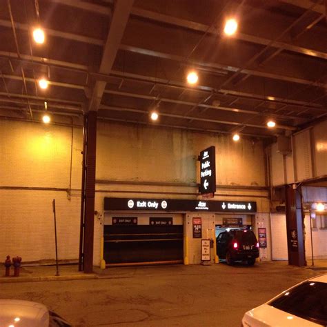 Aon Center Parking Garage