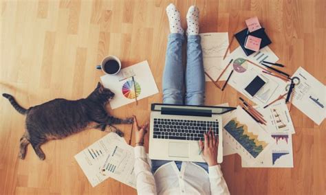Quando si parla di lavoro da casa la prima strada che mi viene in mente è quella del freelance. Vantaggi e svantaggi del lavoro da casa | Teoremacorsi.com