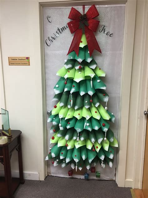 208 Decoracion De Arboles De Navidad Escolares 2020 Check more at https