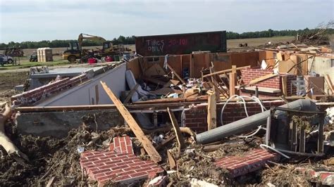 House Damage From Ef4 Tornado Youtube