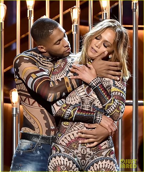Jennifer Lopez Dances To S Biggest Songs For Amas Opening Video