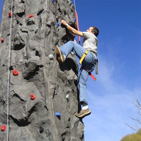 Why Rock Climbing Wall Rentals Are A Fantastic Summer Activity