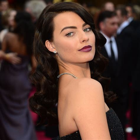 margot robbie s hair and makeup at oscars 2014 popsugar beauty