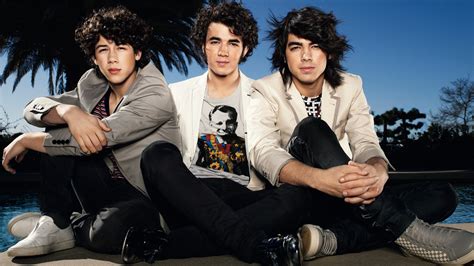 the jonas brothers re created their oh how the tables have turned video ahead of new song
