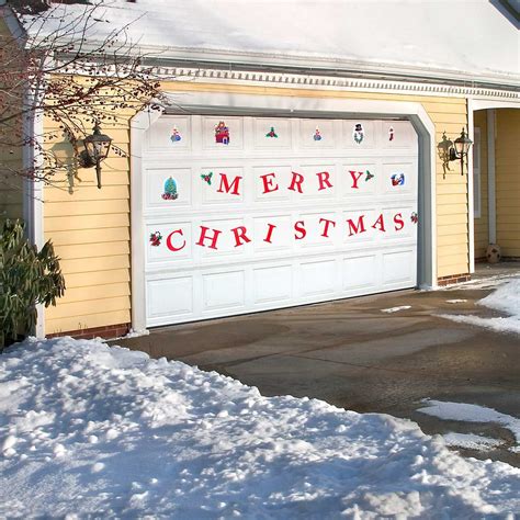 Make the most of that space with a christmas decoration masterpiece. Pin on Holiday Garage Door Ideas