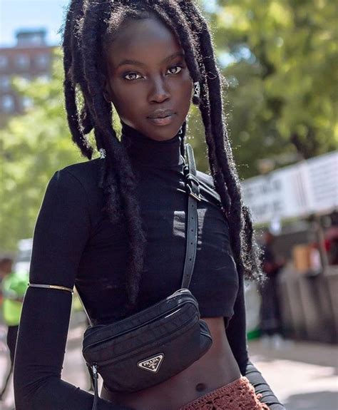 Anok Yai In 2020 Dark Skin Women Dark Skin Models Beautiful Dark Skin