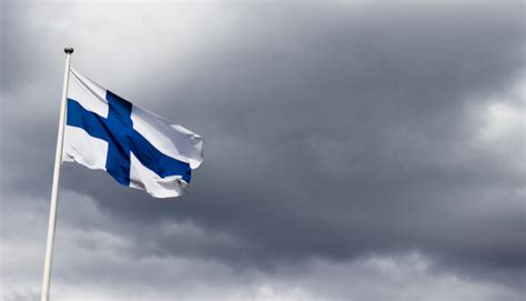 Kongeriget danmark) بالإضافة إلى غرينلاند وجزر فارو، هي من الدول الإسكندنافية شمال أوروبا. علم فنلندا - فينارا