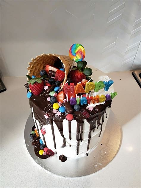 A few weeks ago it was my husband's 30th birthday, and i wanted to create a little unique setup for him in my home. Cake Birthday cone lollies chocolate buttercream | 25th birthday cakes, Chocolate lollies ...