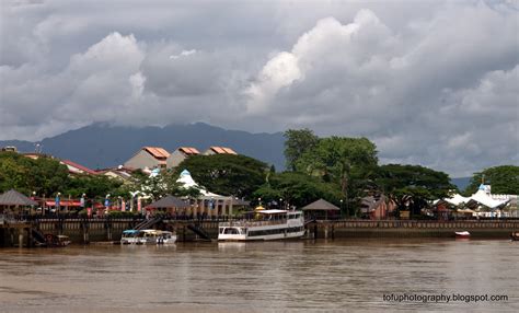 I took a bunch of top uk food bloggers to my mothers home. Tofu Photography: The Sarawak River in Kuching, Sarawak ...