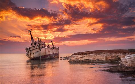 Landscape Sea Sunset Shipwreck Wallpapers Hd Desktop And Mobile