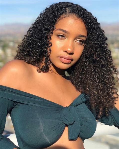 Curls And Pretty Eyes Follow Fayelanabell For More Curly Beauties Pins Curly Wigs Kinky