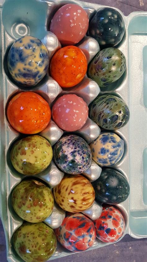 Easter egg decoration is an expressive art form that goes beyond dyeing in pastel colors or dipping in chocolate. Ceramic Easter eggs | Easter eggs, Pottery, Ceramics
