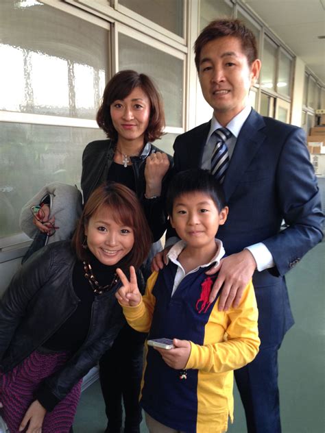 ボクシング日本人初4階級王者の井岡一翔選手。 2019年6月26日に再婚、8月には第一子が誕生し、パパにもなりました。 そんな井岡一翔選手について、 ・元モデルと噂される奥様がどんな方なのか？ ・ 美しい花の画像: 50+井岡弘樹 子供