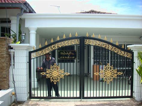 Presenting main gate design ideas which can be experimented in 2020 simple main gate design main gate design 2019 main. Stunning Front Gate Design Ideas for Small House - The ...