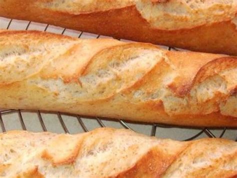 La baguette, un pain de tradition française. Baguette de pain française - Recette par espace recette
