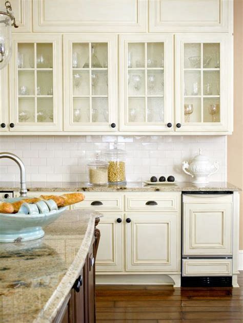 Schöner eckschrank aus unserer beliebten möbelserie amaretta. Fesselnd Antik Weiß Küche Schränke Antik-Weiß-Küche ...