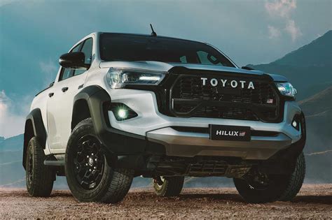Toyota Debuts Hilux Gr Sport Truck We All Want In America Carbuzz