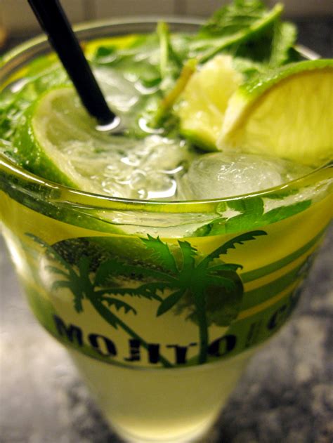 Mojito cocktail rhum menthe et citron vert