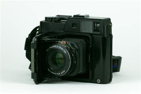 Lot Fujica Gs645 Professional 6x45 Film Camera W Ebc Fujinon S 75mm