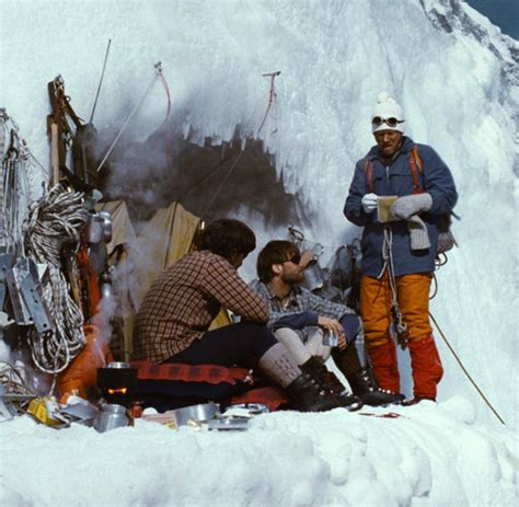 Messner ist einer der bekanntesten bergsteiger der welt. Nanga Parbat: Reinhold Messner und sein Schicksalsberg - WELT