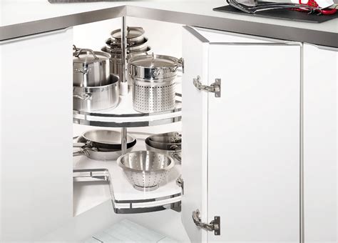 For 800 x 800mm and 900 x 900mm cabinets > grey/white solid base trays > height adjustable trays > 40kg total load > made in germany. Three quarter circle carousel fitting, corner cabinet ...