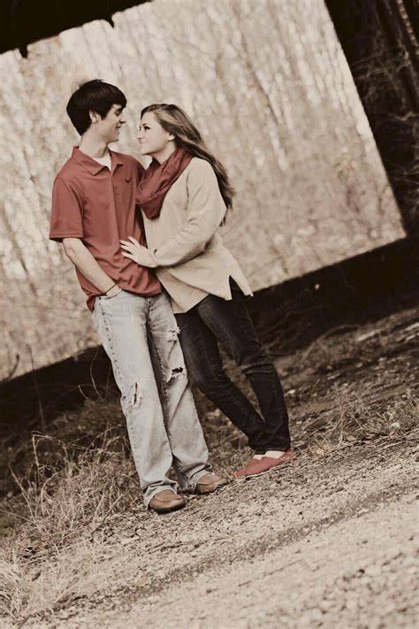 couples-photography-with-images-fall-couple-photos,-couple-photography,-couple-photos
