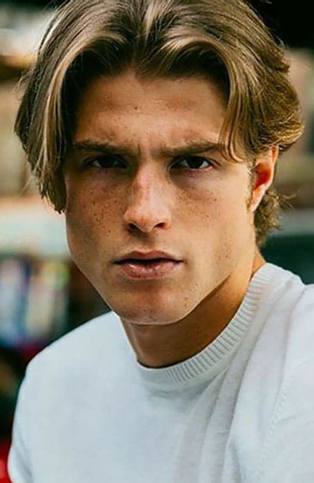 25 Stylish Middle Part Hairstyles For Men Middle Hair Middle Part
