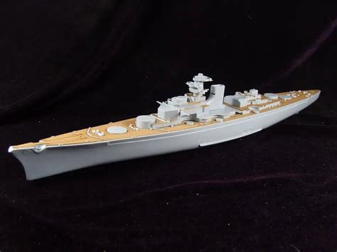 Heller81078 Bismarck Battleship Wood Deck Artwox Aw50012 In Model