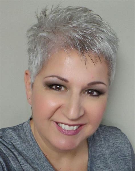 Best Short Haircuts For Grey Hair