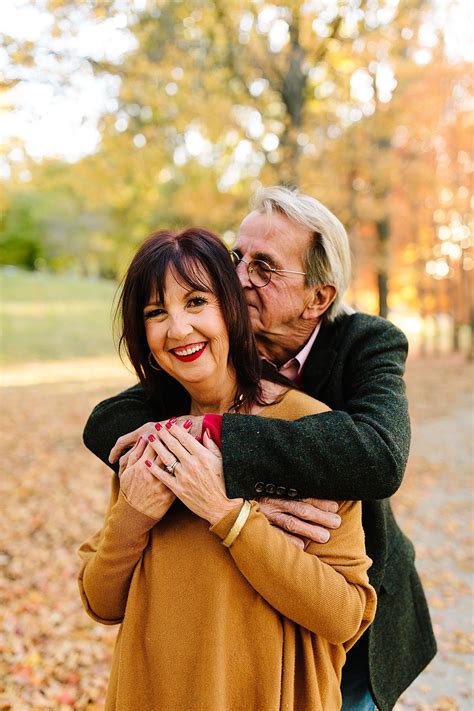 3 Reasons You Should Book A Photoshoot For Your Parents Older Couple