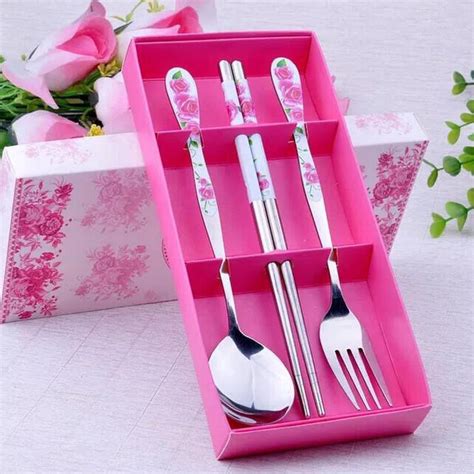 Untuk sendok garpu sendiri memiliki jenis yang berbeda juga tergantung dari kebutuhannya. 8Q54 SENDOK GARPU SUMPIT SET 3IN1 STAINLESS BOX SOUVENIR ...