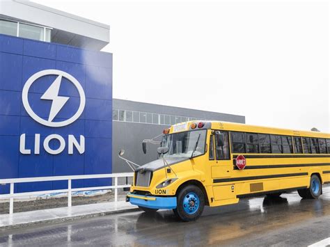 Electric Bus Company Lion Electric Raising Us142 Million To Fund
