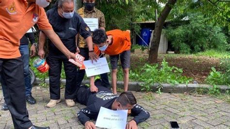 Dua Bocah Ikut Keroyok Anggota Polisi Saat Kerusuhan Demo Di Taman Sari