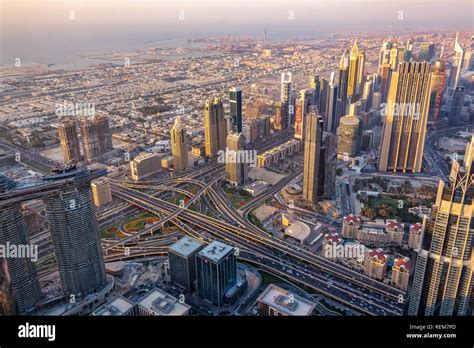 Vista Burj Khalifa Dubai Fotografías E Imágenes De Alta Resolución Alamy