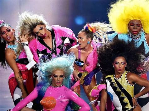 Meet Mileys 30 Drag Stars And Performers From Vmas