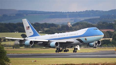 The two vc25as which have primarily taken on the role of air force one over the. Air Force One Facts You Never Knew - Thedelite