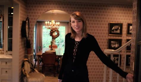 Inside Taylor Swifts Cozy La Home And How To Get The Look Taylor