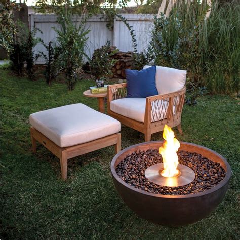A portable ethanol fire pit with a contemporary twist on the traditional campfire, designed by acclaimed designer hiroshi tsunoda. Garden Bio Ethanol Fire Pit | Fasci Garden