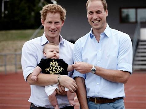 Prinz harry verriet, dass er bereit für eigene kinder ist. Prinz Harry: Wer ist der süße Fratz in seinem Arm ...